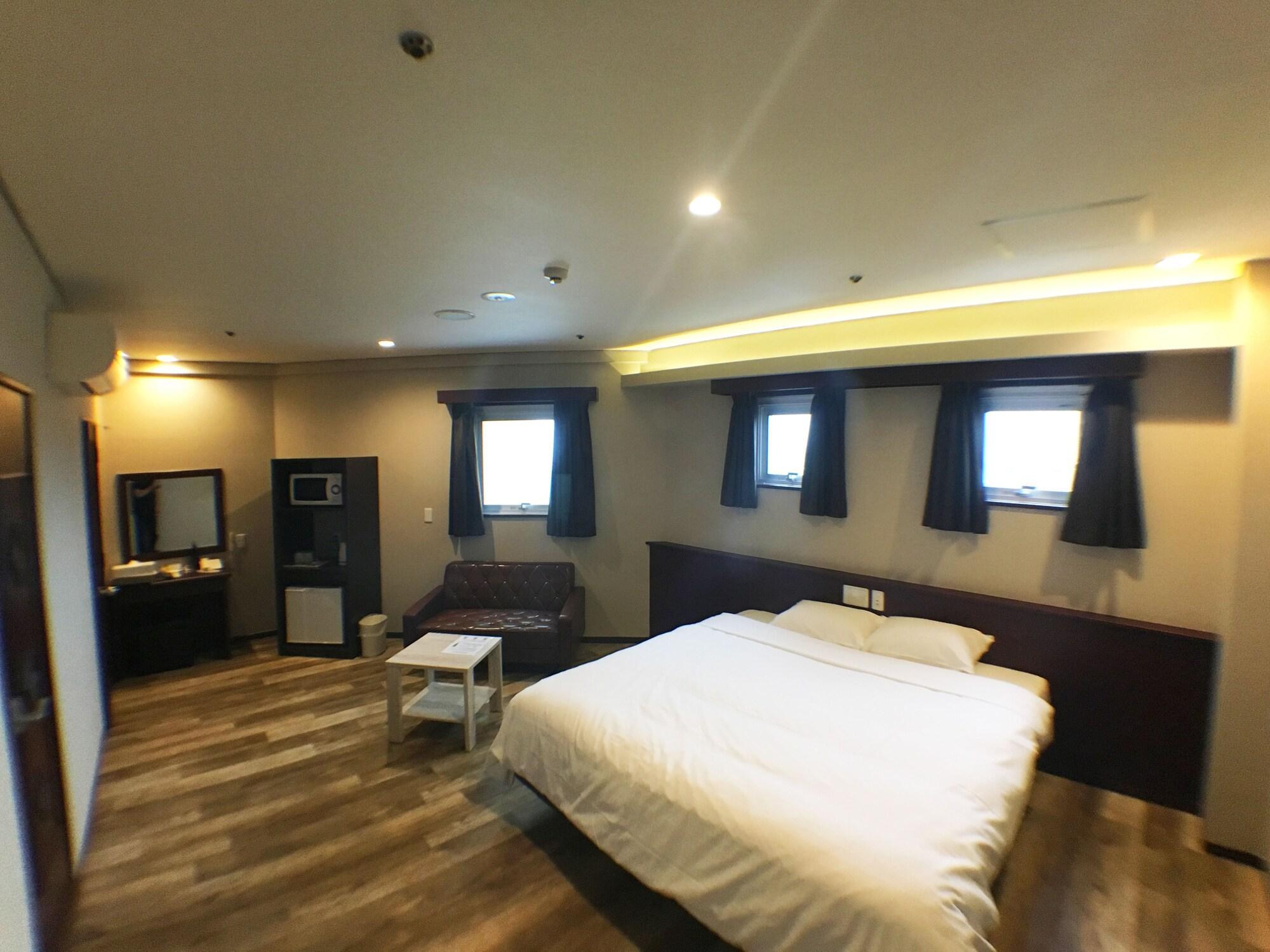 Rycom Crystal Hotel Okinawa المظهر الخارجي الصورة